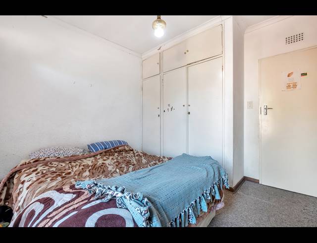 2 BEDROOM TOWNHOUSE FOR SALE IN WINDSOR WEST